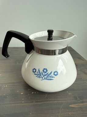 Vintage Corning Ware Blue Cornflower 
6 cup teapot